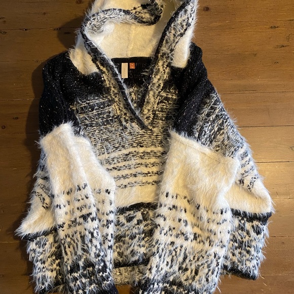 Anthropologie Pilcro Eyelash Hooded Sweater - Picture 4 of 5